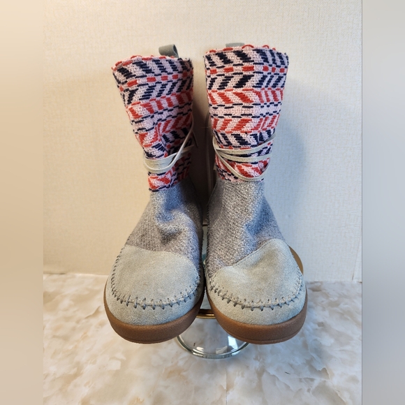 Toms 6.5 Gray Suede/Nepal Knit Boots - Picture 2 of 5